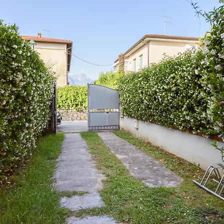 New Style In Dei Marmi Private Parking
