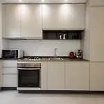 Golden Luxe - New Style In Dei Marmi Private Parking Apartment *
